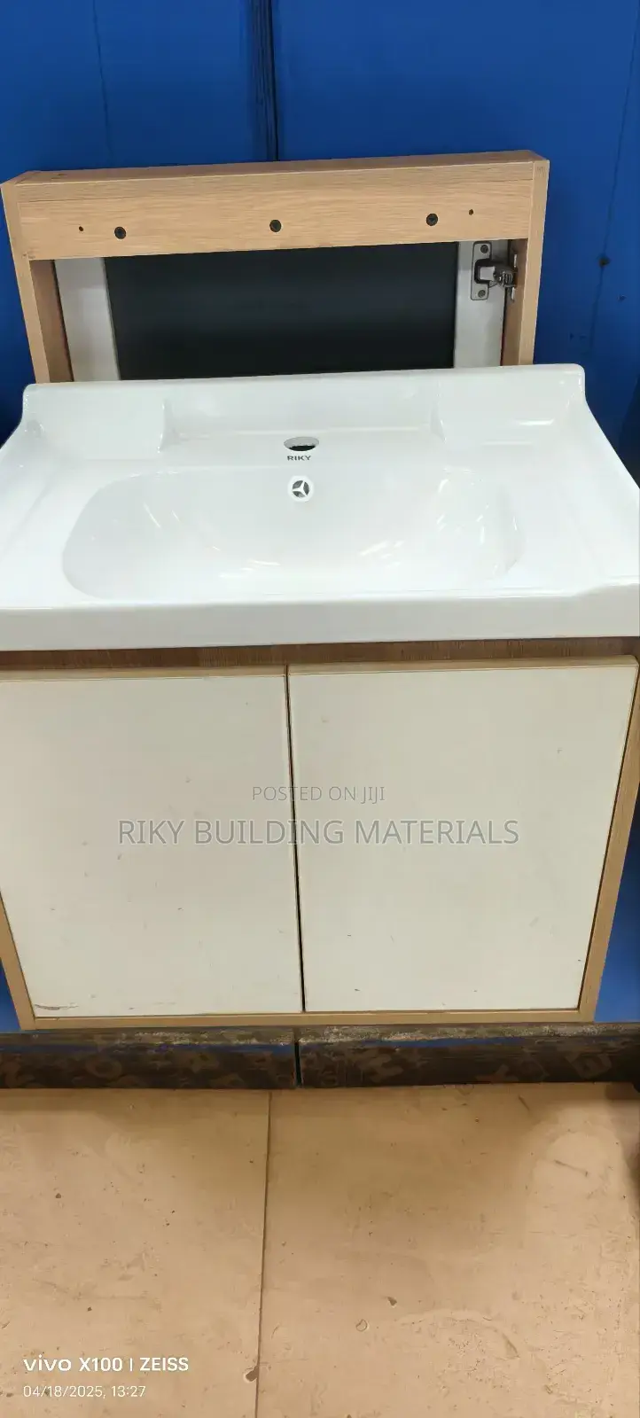 Venity Basin With Led Mirror