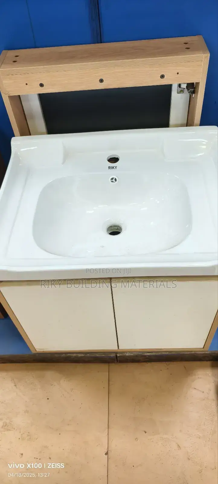 Venity Basin With Led Mirror