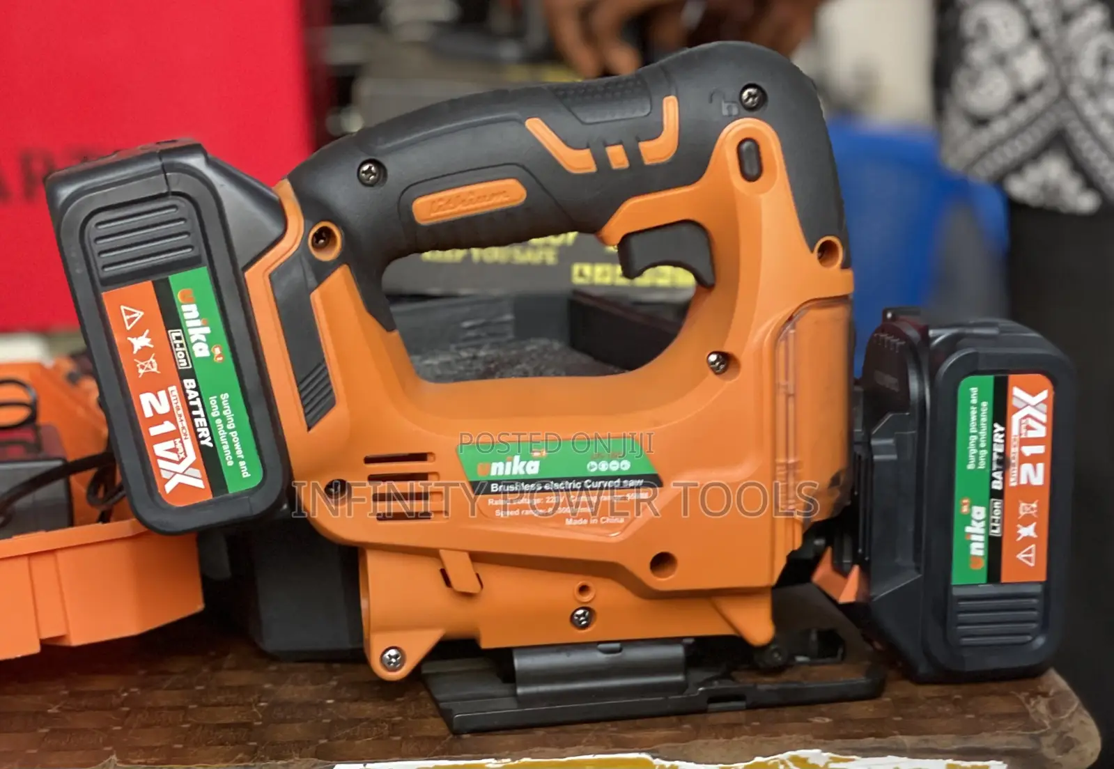 Brushless Curved Saw