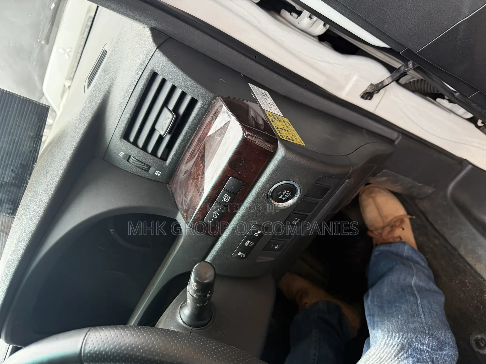 Toyota Alphard 2012 Off white