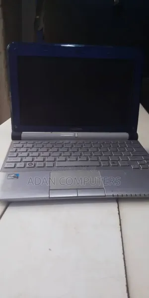 Laptop Toshiba NB300 2GB Intel Core 2 Duo HDD 250GB