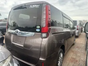 Toyota Noah 2.0 AWD (8 Seater) 2015 Brown