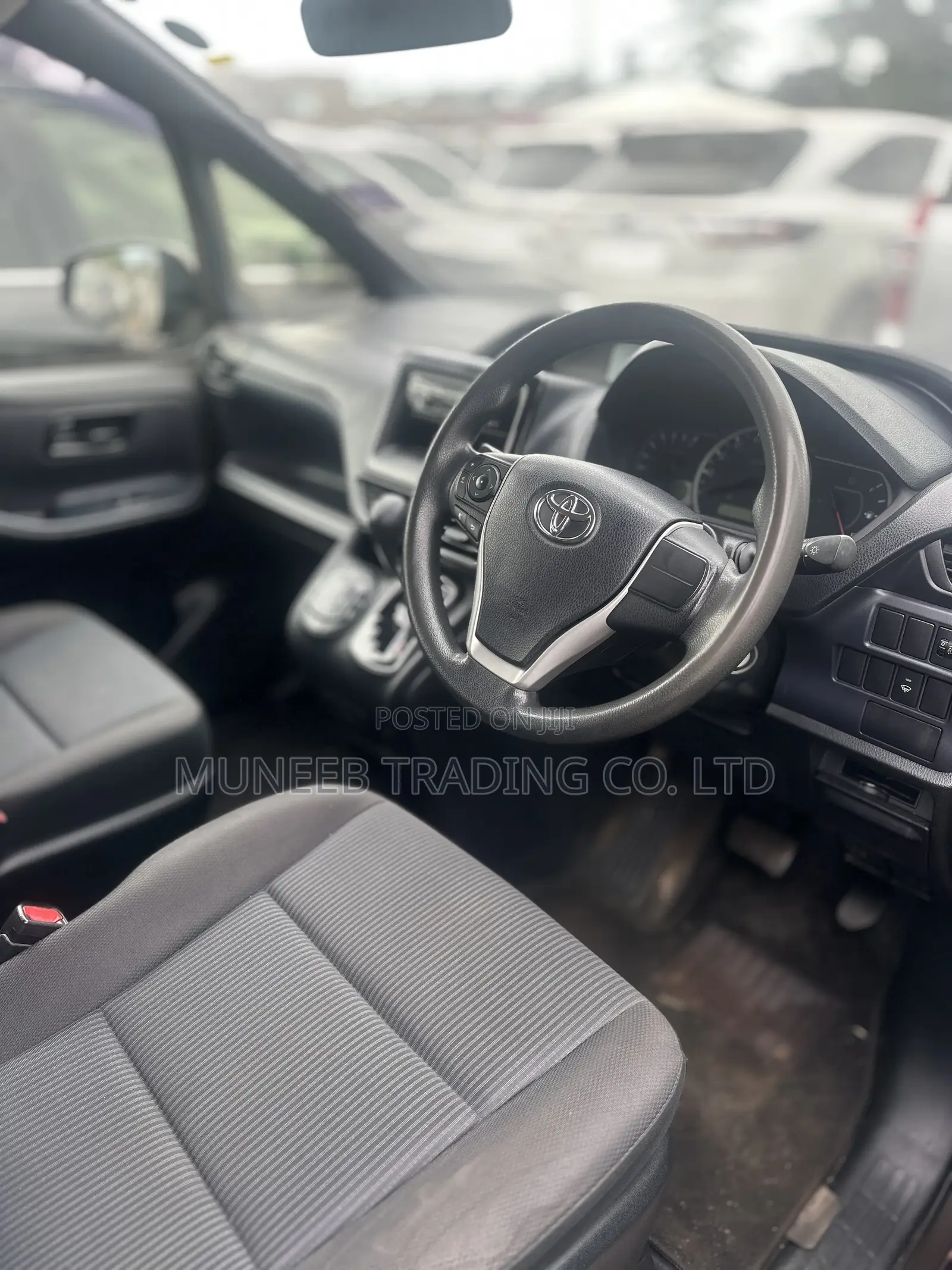 Toyota Noah 2.0 AWD (8 Seater) 2015 Brown