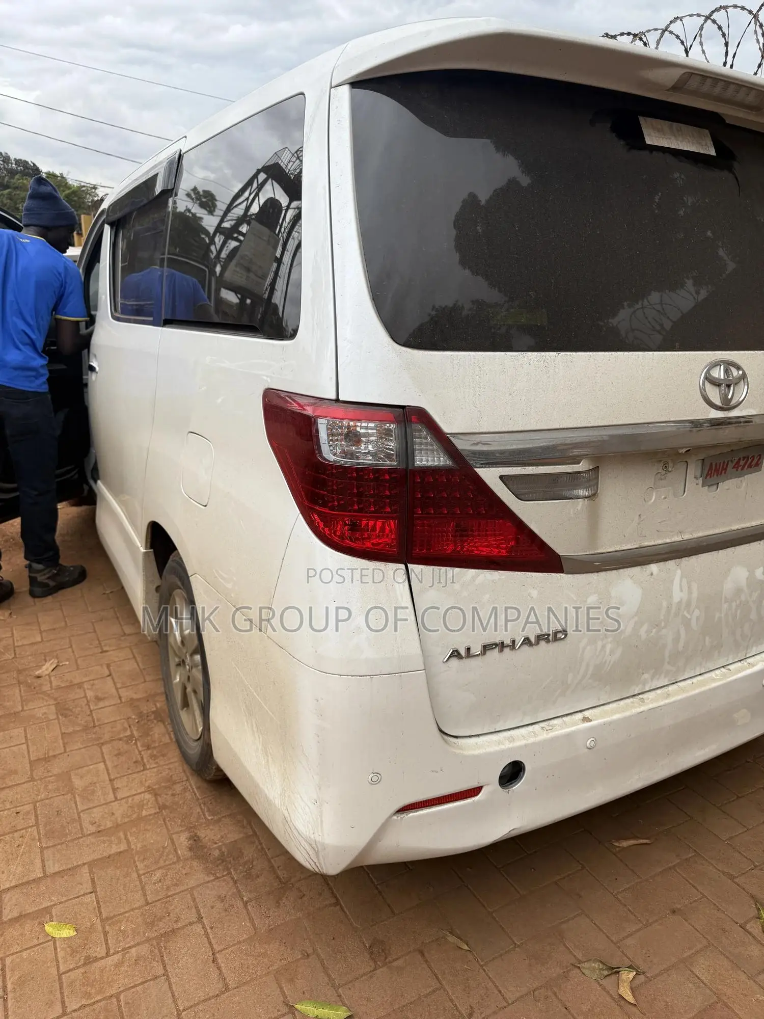 Toyota Alphard 2012 Off white