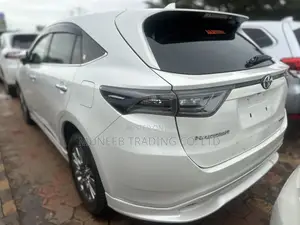 Toyota Harrier 2.0 2016 White
