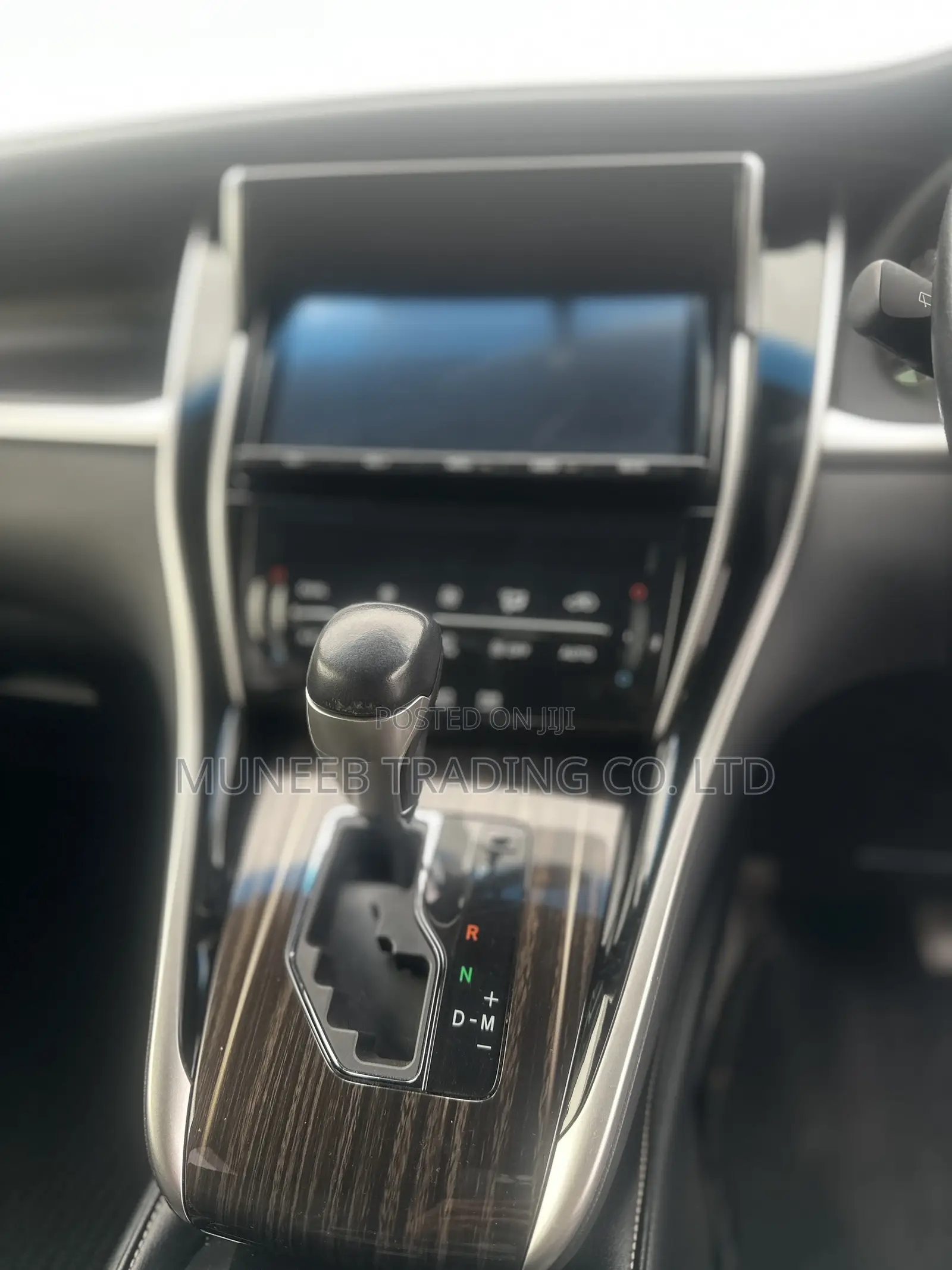 Toyota Harrier 2.0 2016 White