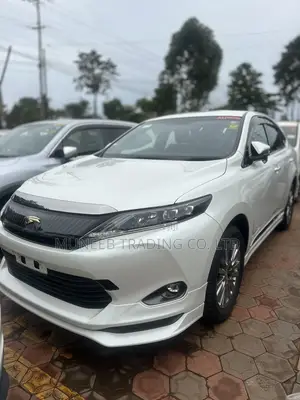 Toyota Harrier 2.0 2016 White