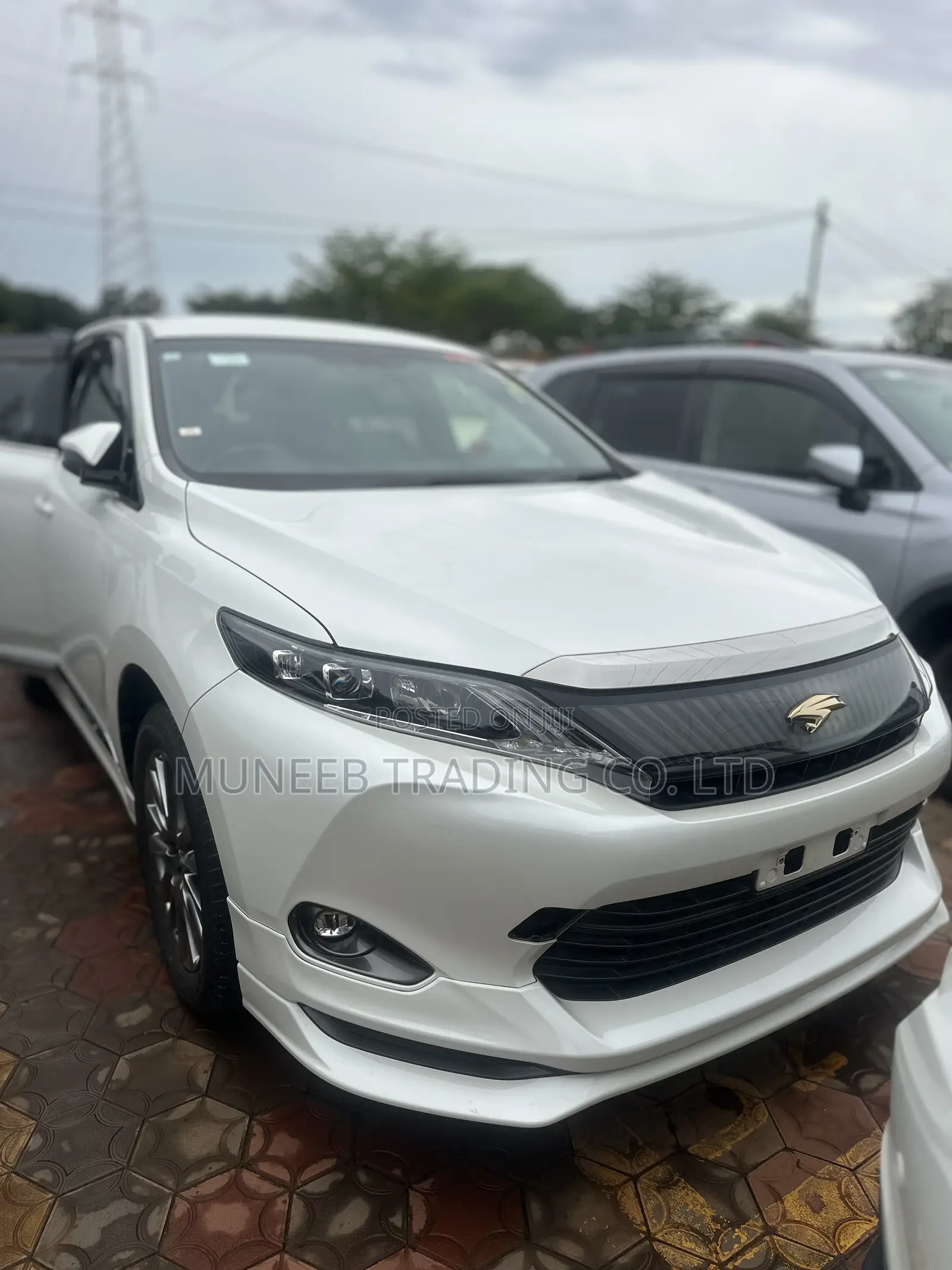 Toyota Harrier 2.0 2016 White