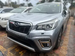 Photo - Subaru Forester Premium AWD 2019 Silver