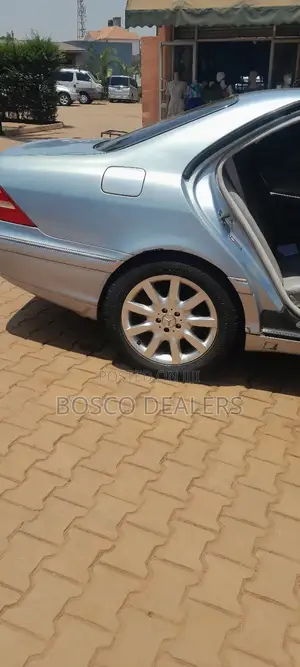 Mercedes-Benz S-Class 2000