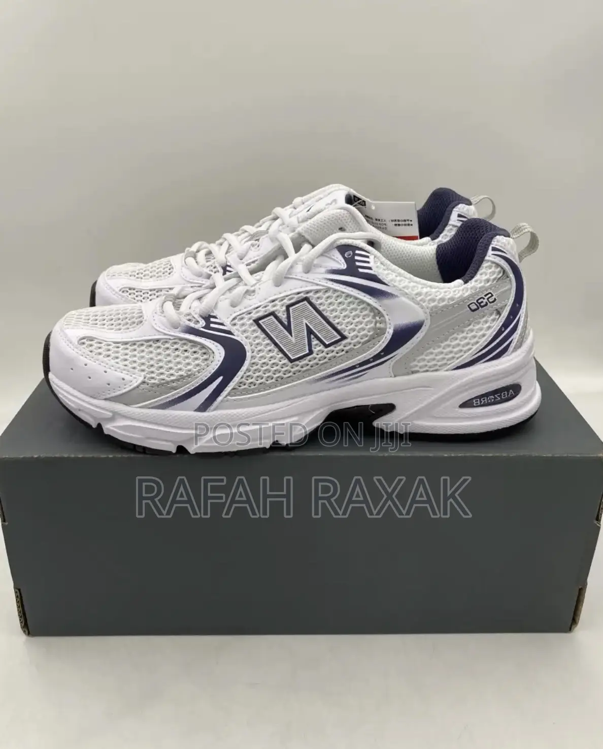 Original White/Navy New Balance 530 Running Sneakers