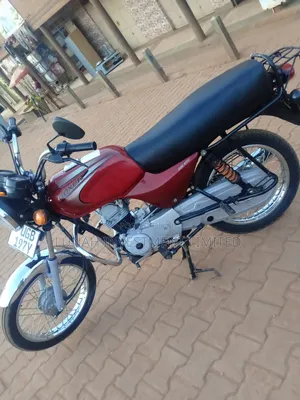 Bajaj Boxer 100 2024 Red