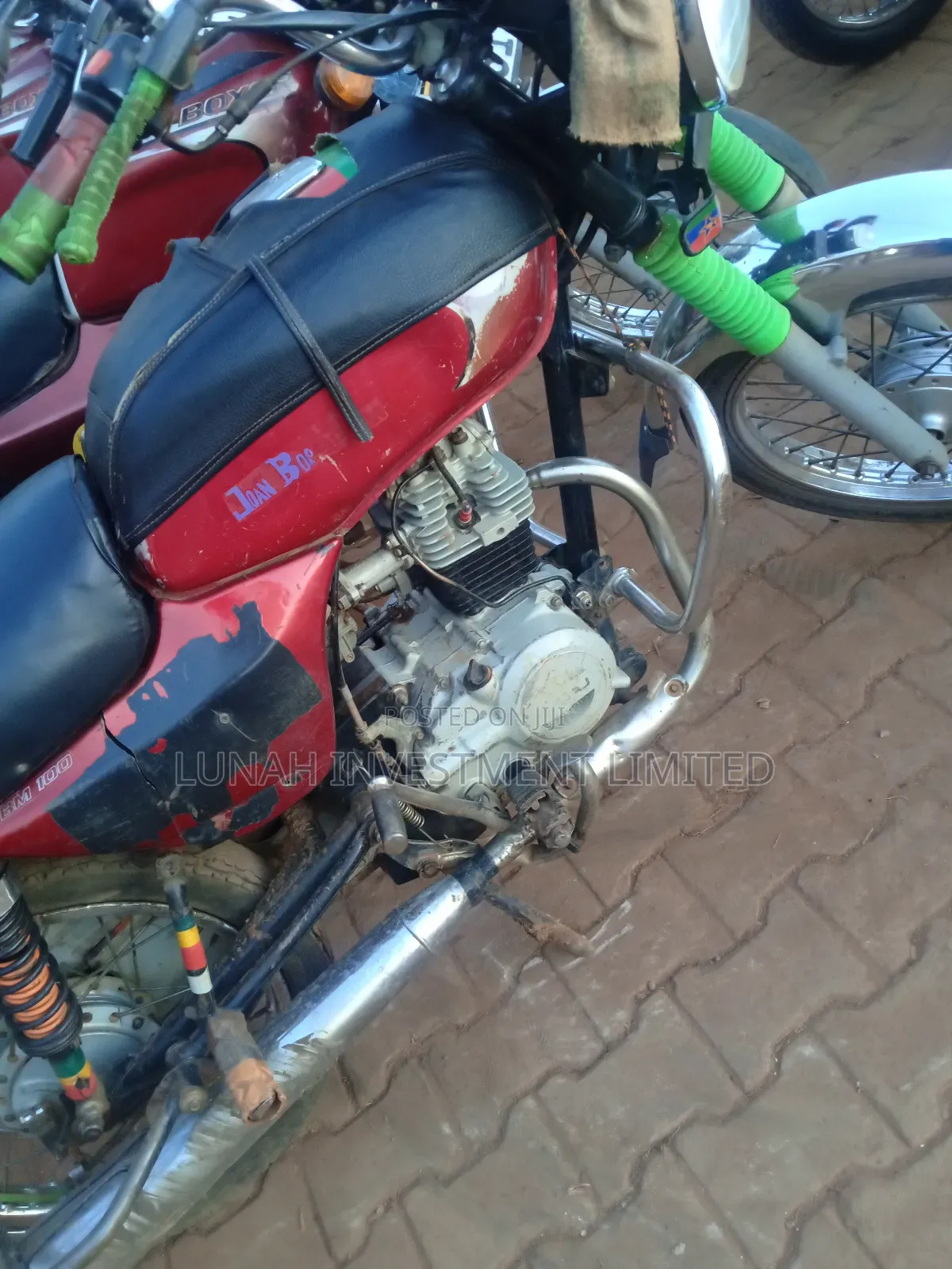Bajaj Boxer 100 2024 Red