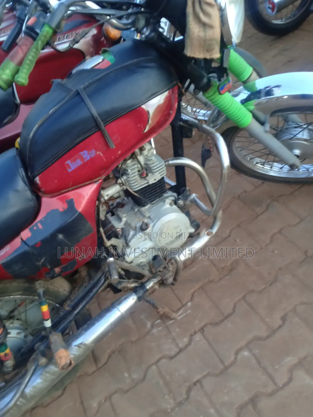 Bajaj Boxer 100 2024 Red