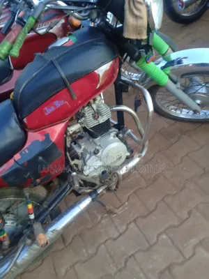 Bajaj Boxer 100 2024 Red