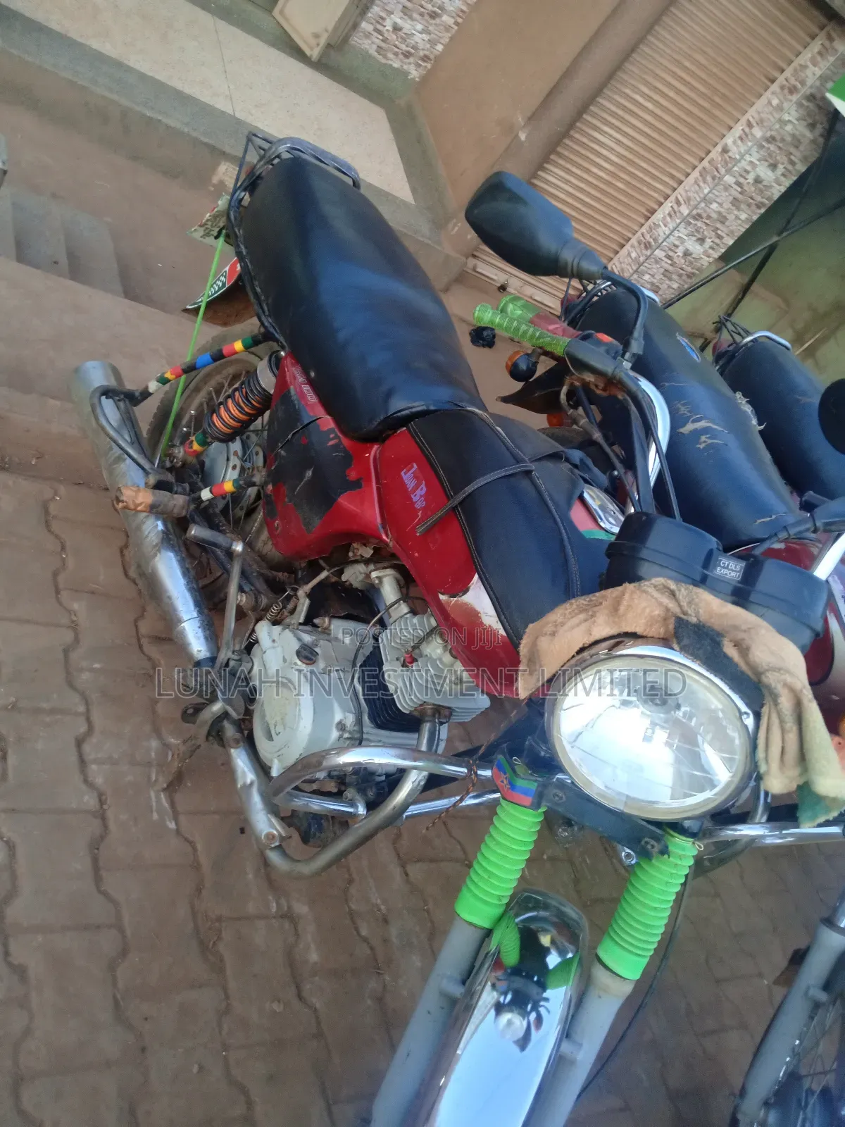 Bajaj Boxer 100 2024 Red