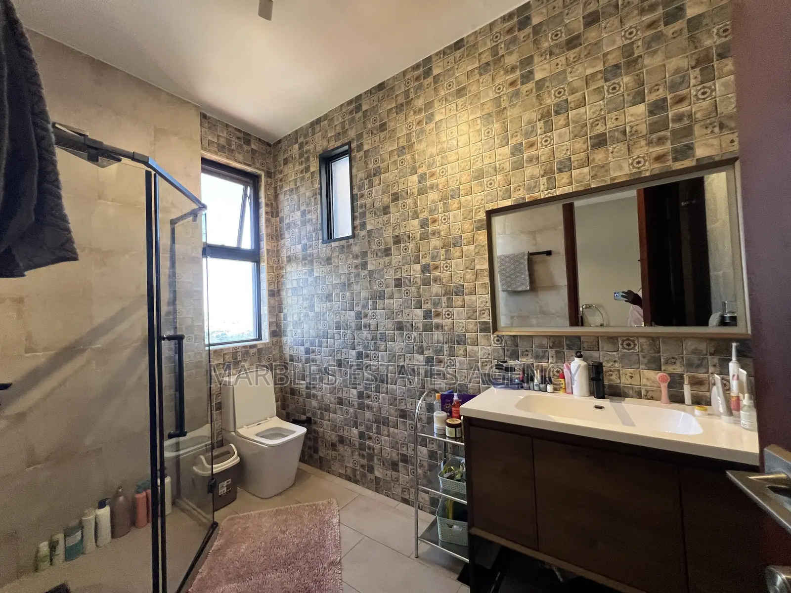 Furnished 6bdrm Apartment in Kololo, Central Division for rent