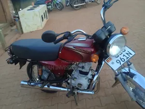 Bajaj Boxer 100 2024 Red
