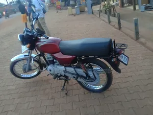 Bajaj Boxer 100 2024 Red