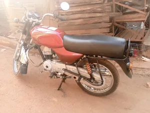 Bajaj Boxer 2024 Red