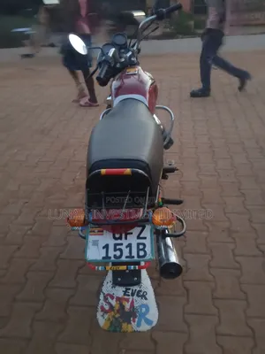 Bajaj Boxer 100 2024 Red