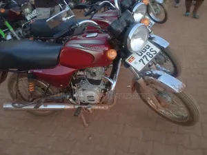 Bajaj Boxer 100 2024 Red