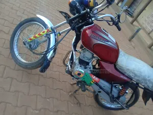 Bajaj Boxer 100 2024 Red