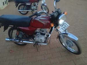Bajaj Boxer 2024 Red