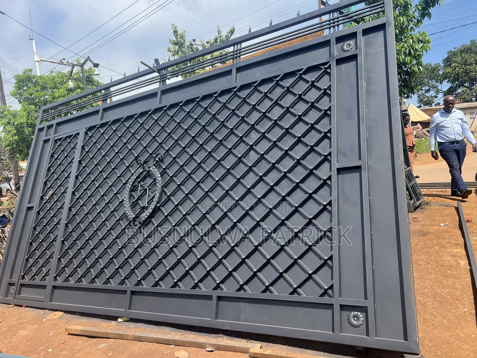 Fifteen Sliding Gate