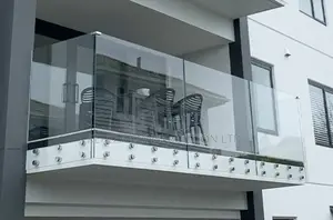 Glass Balicade