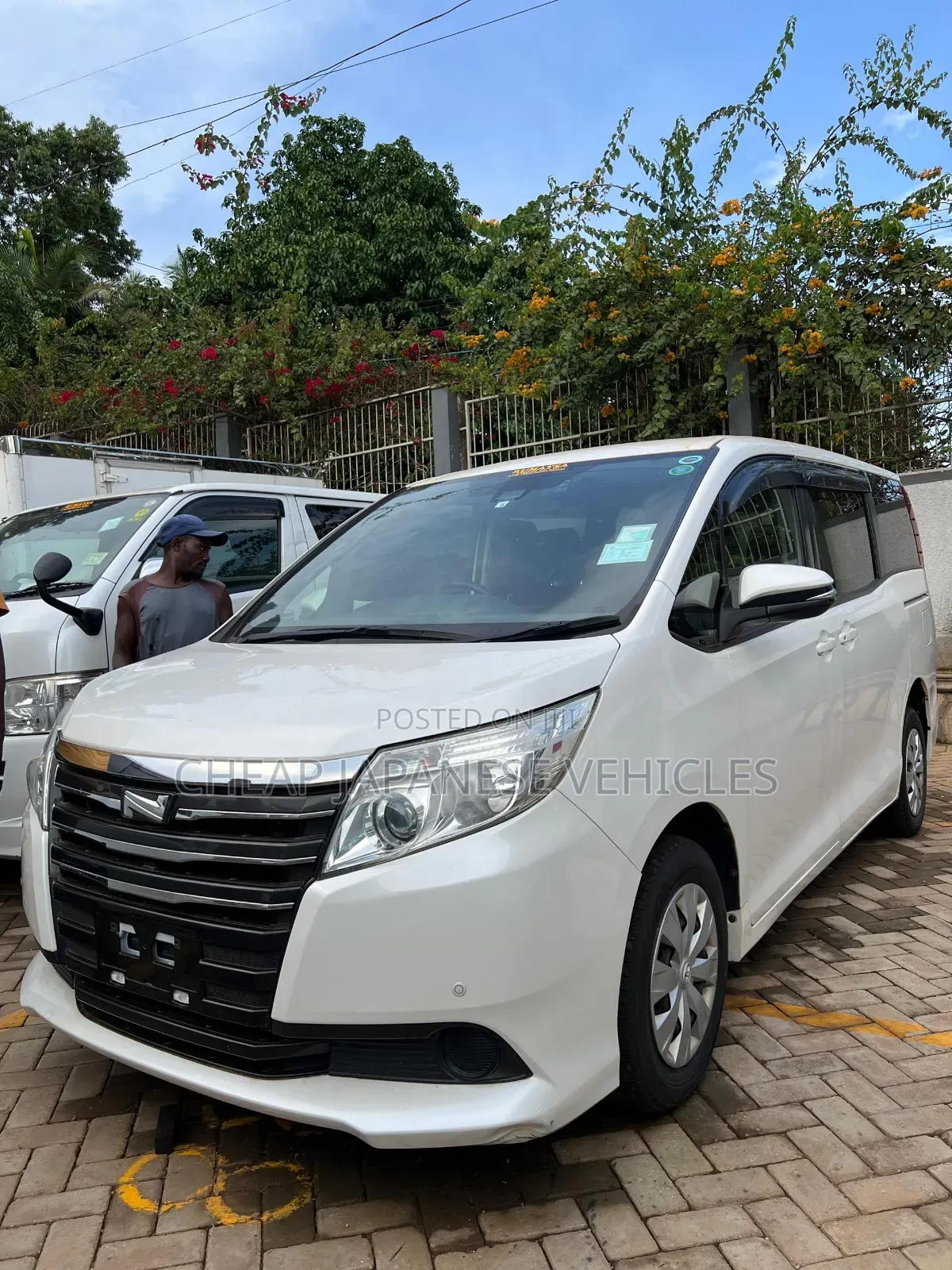 Toyota Noah 2016 Pearl