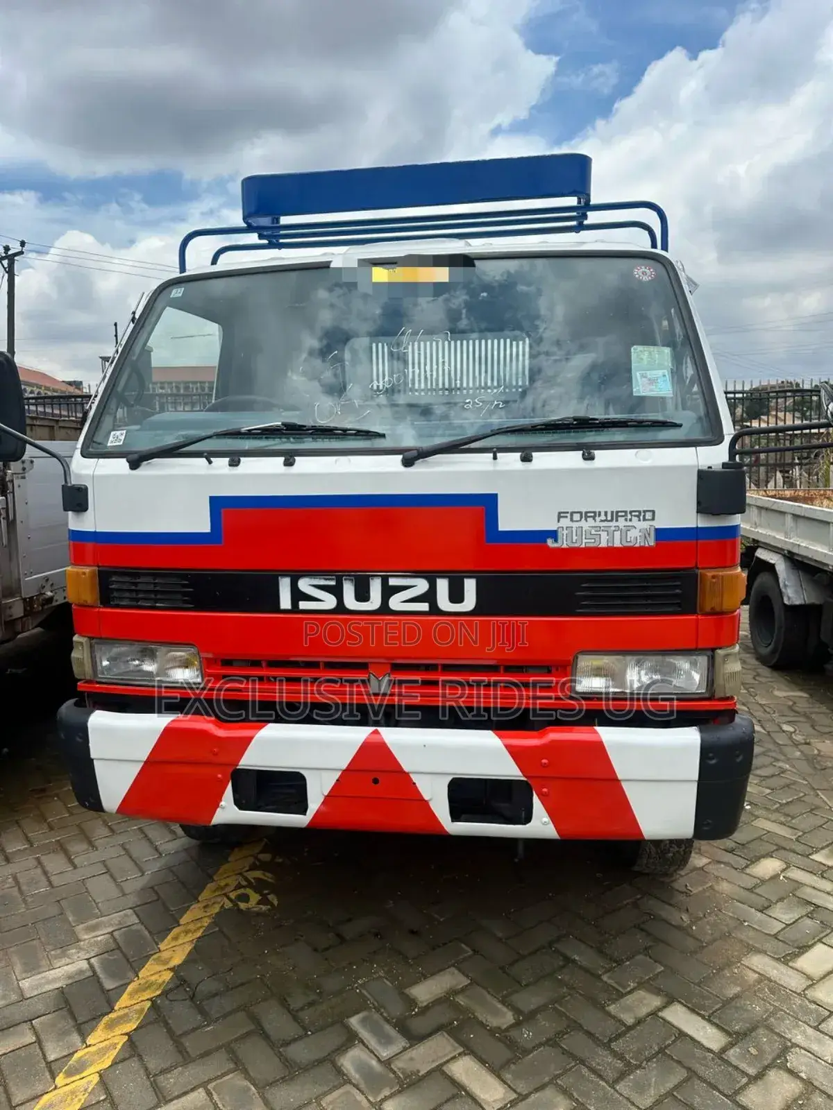 Isuzu Forward. Juston
