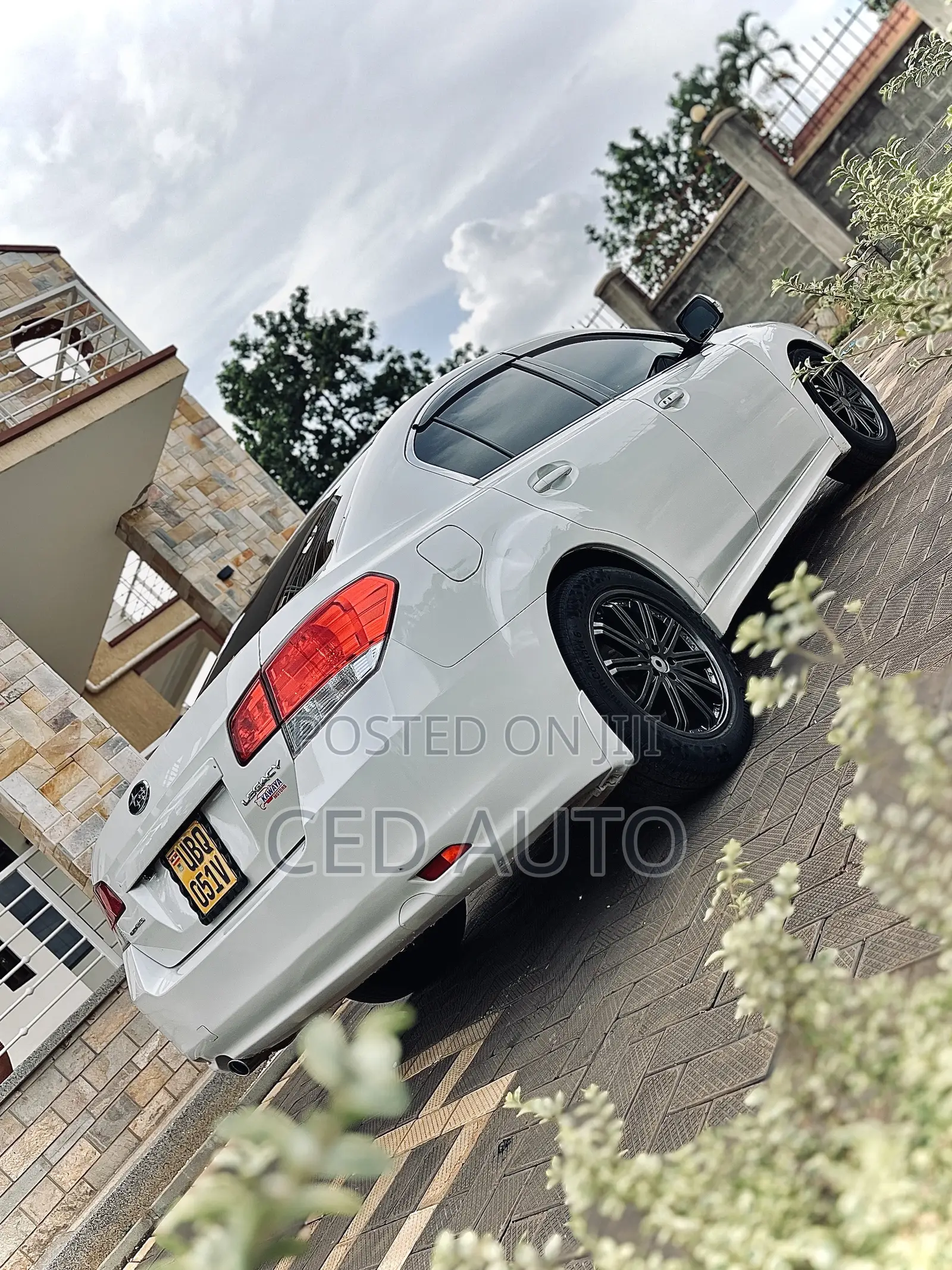 Subaru Legacy 2010 White