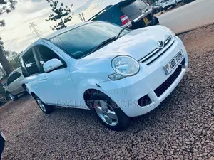 Toyota Sienta 2007 White