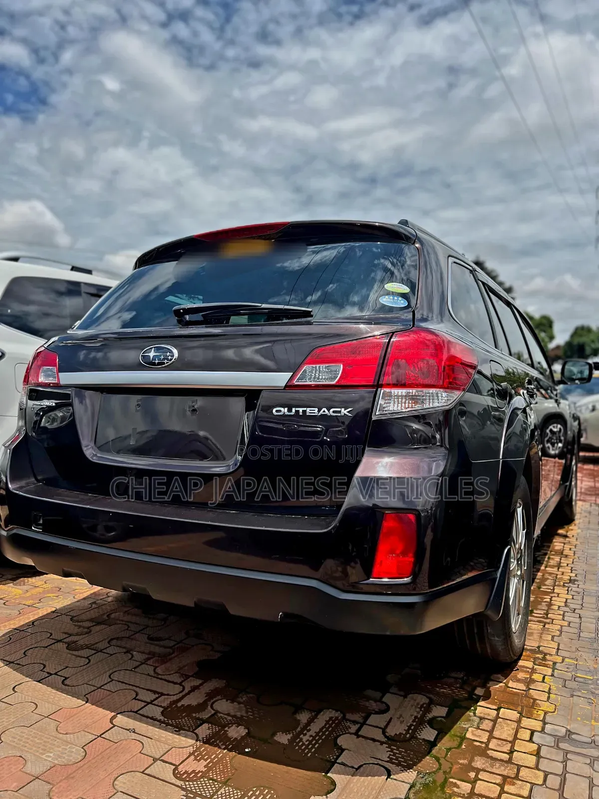 Subaru Outback 2.5i Premium 2011 Brown