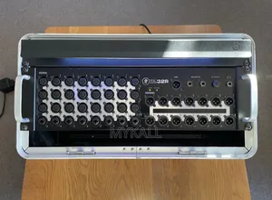 Mackie Dl32r 32-Channel Wireless Digital Mixer