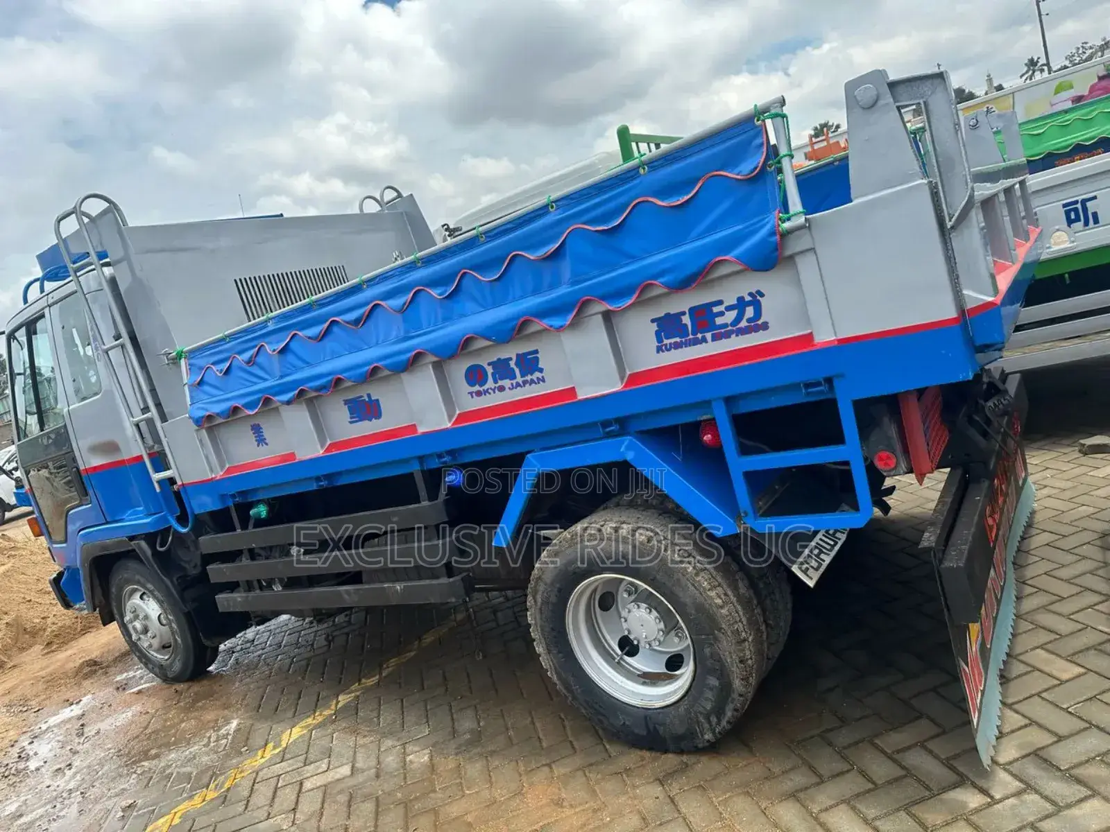 Isuzu Forward Dumptruck