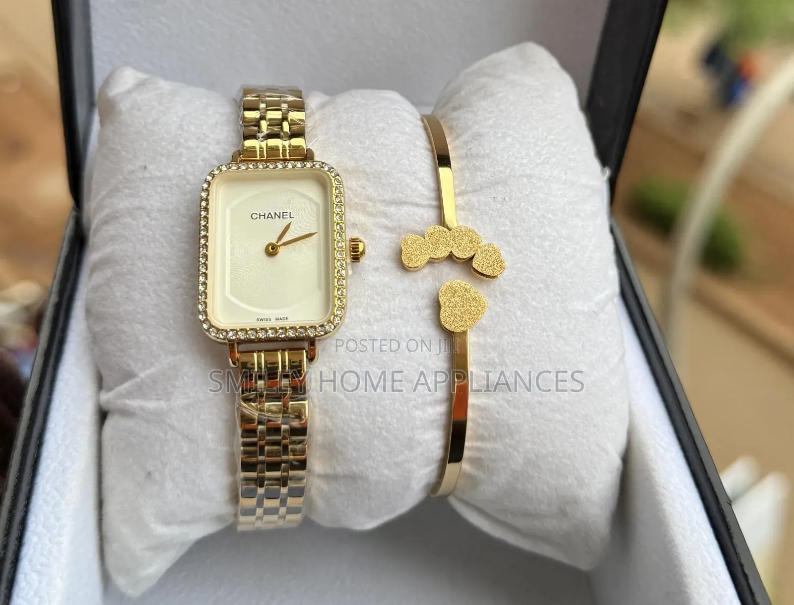Chanel Golden Strapped Ladies Wrist Classy Analog Watch