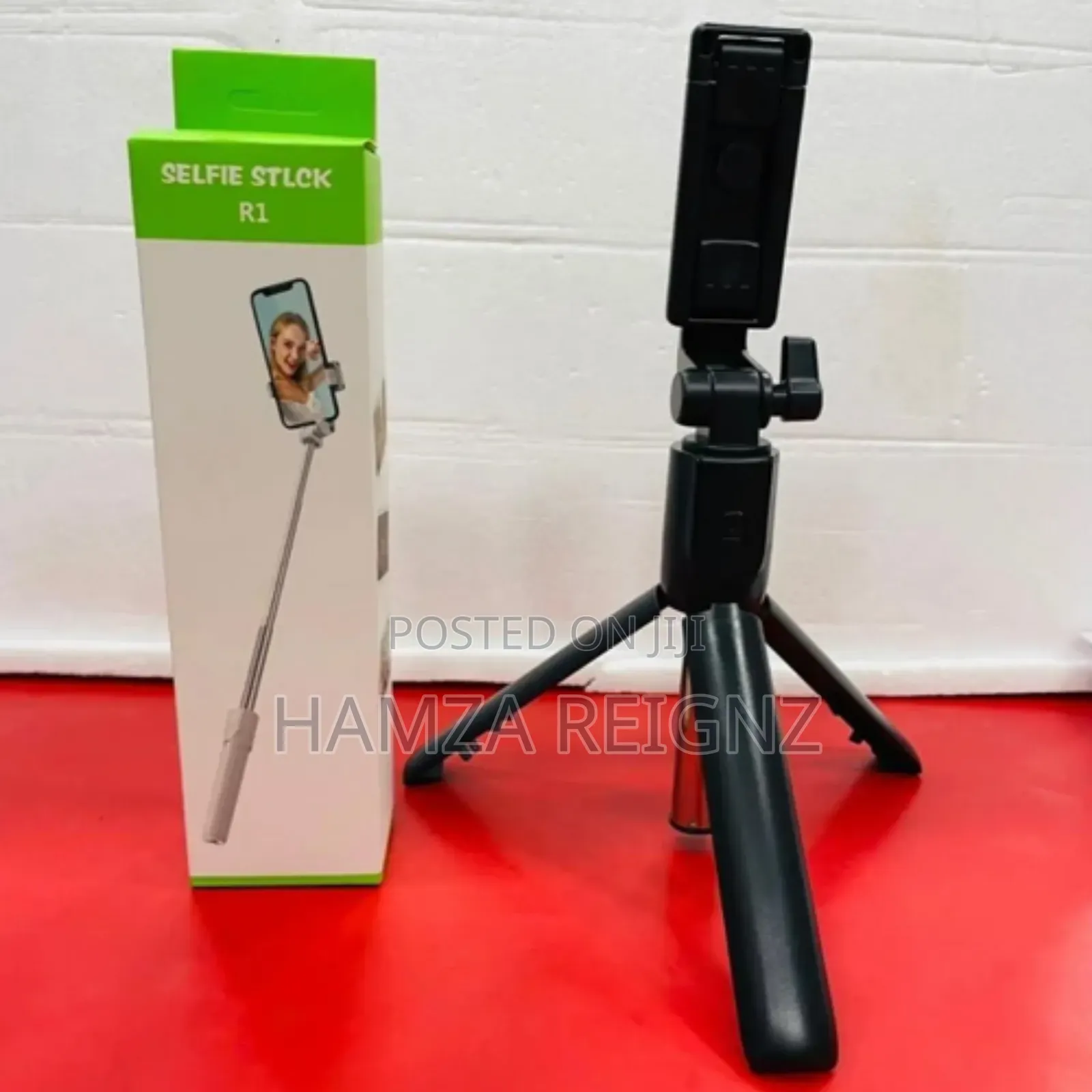 R15 Light Selfie Stick