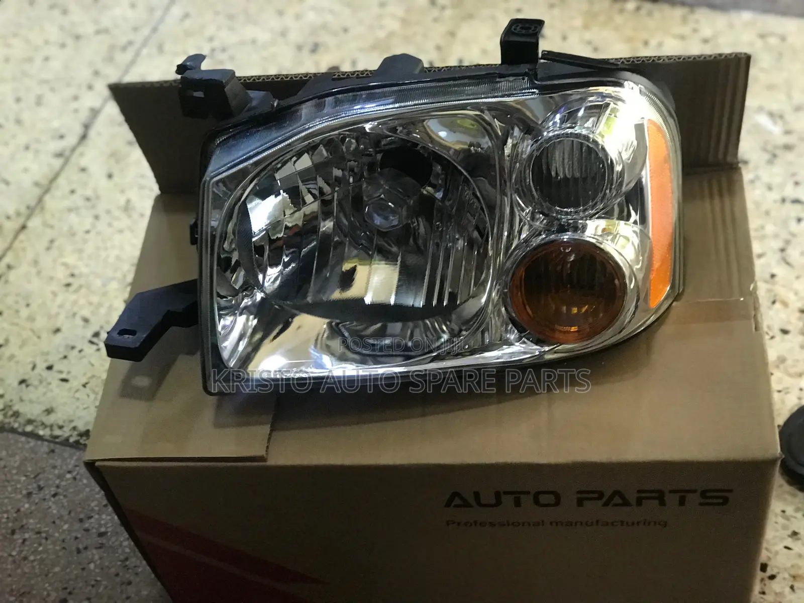 Headlamps Nissan Hardbody
