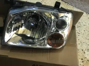 Headlamps Nissan Hardbody