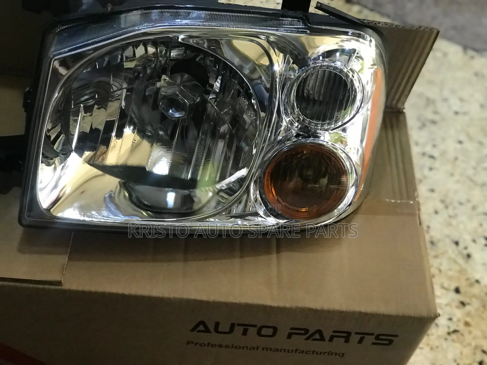 Headlamps Nissan Hardbody