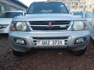 Mitsubishi Pajero 2004 Silver