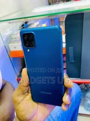 Photo - New Samsung Galaxy A12 64 GB Blue