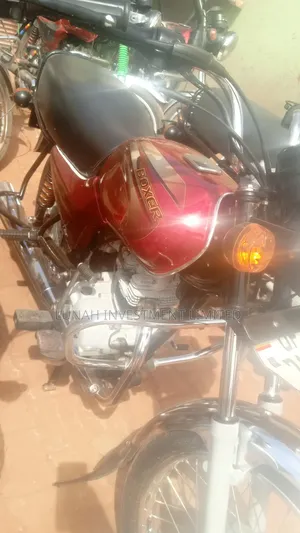 Bajaj Boxer 100 2024 Red