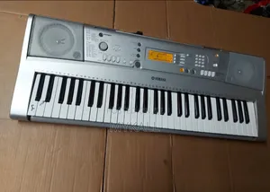 Yamaha PSR - E303
