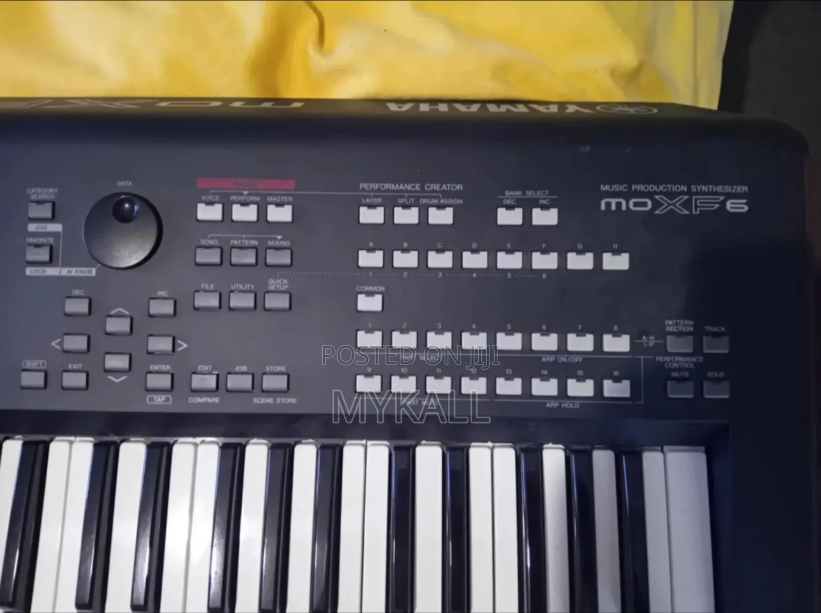 Yamaha Moxf6 Music Production Synthesizer Keyboard 61 Key