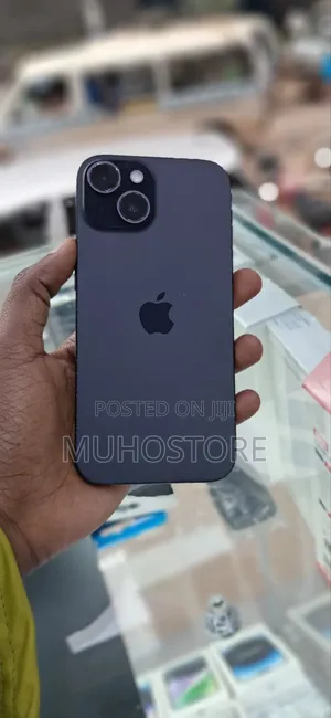 Photo - Apple iPhone 15 128 GB Black