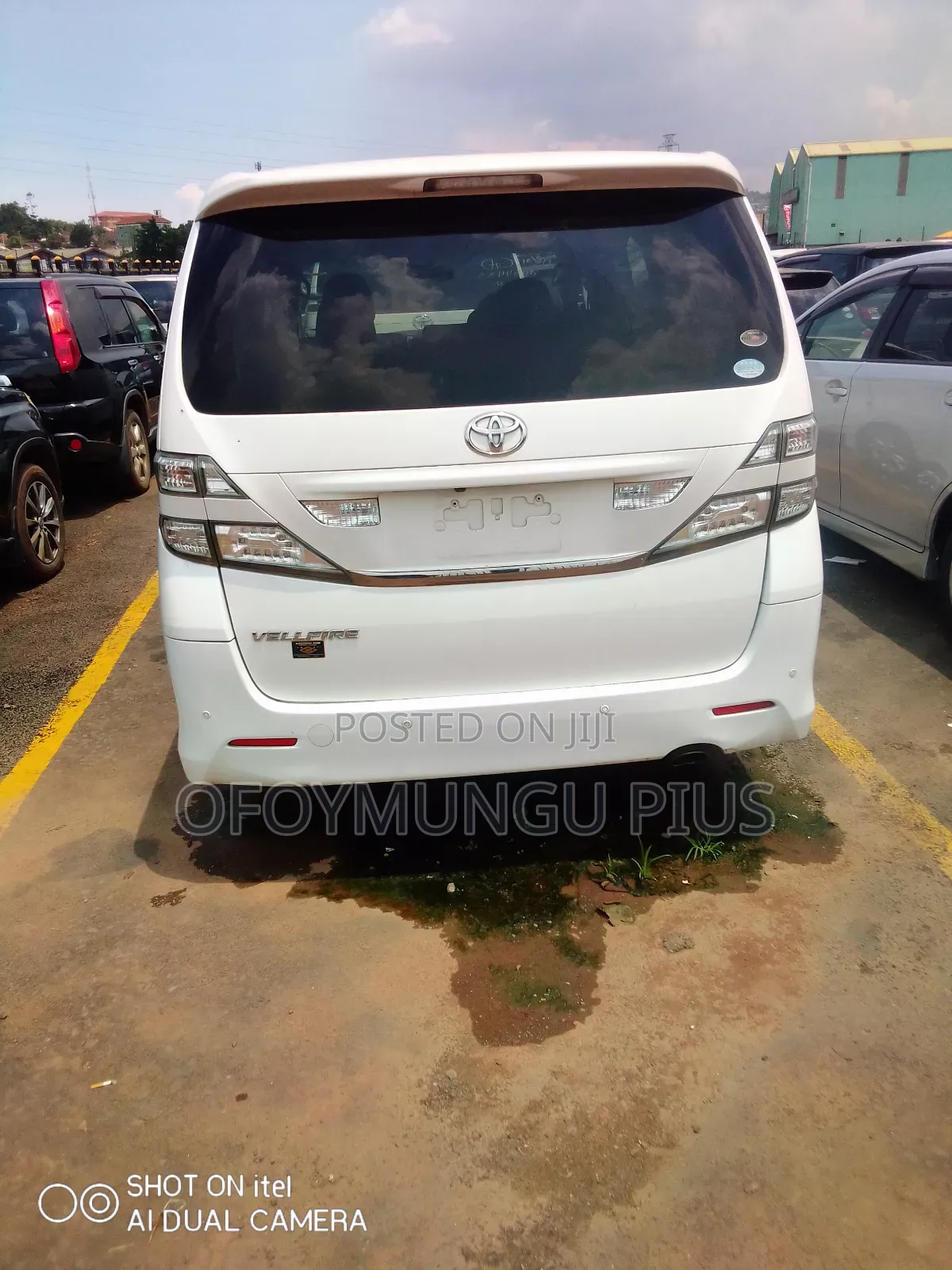 Toyota Vellfire 2011 White