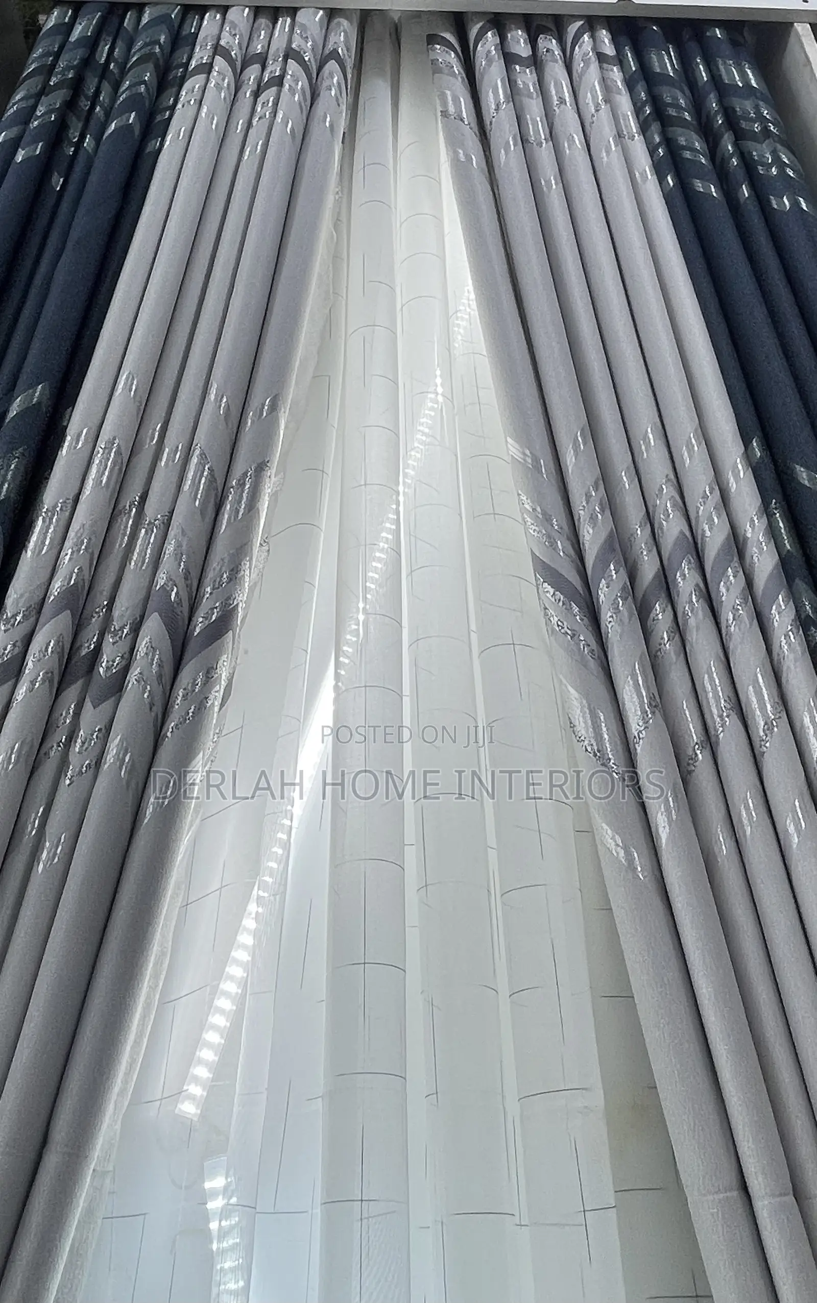 Curtains in Zigzag Desighns